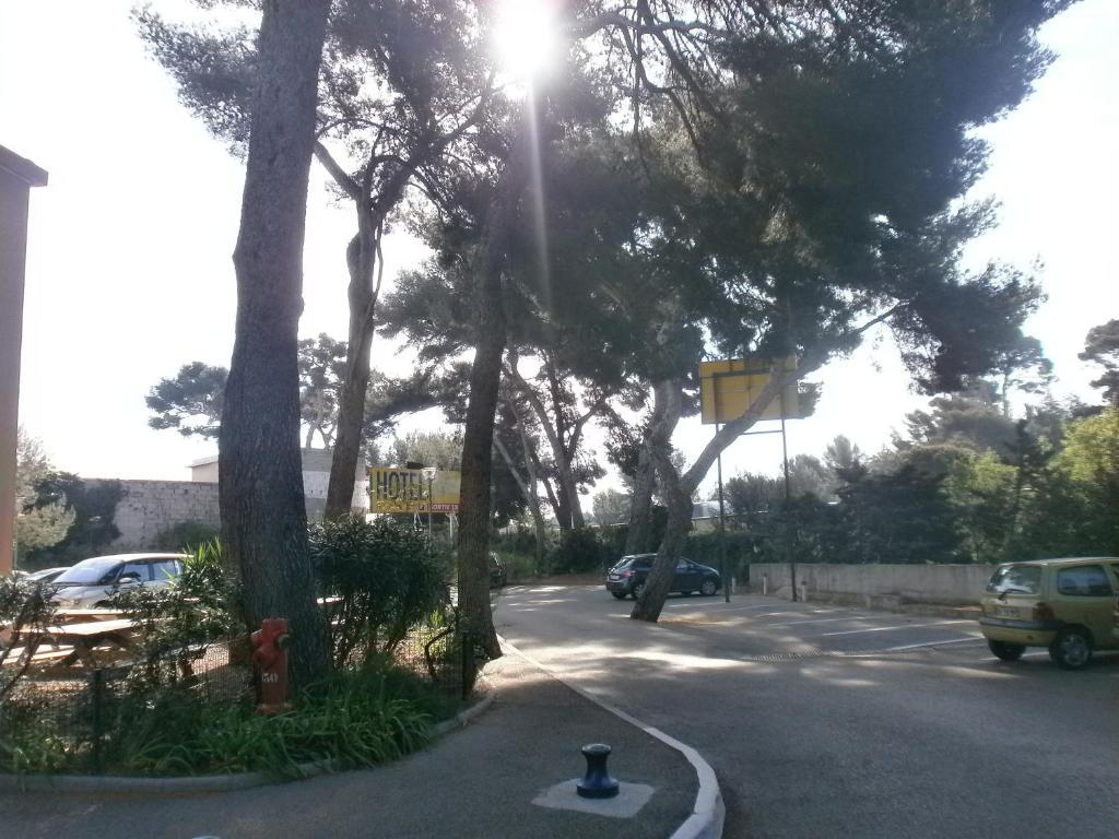 Hotel Parc Azur - Toulon Ollioules Exterior foto